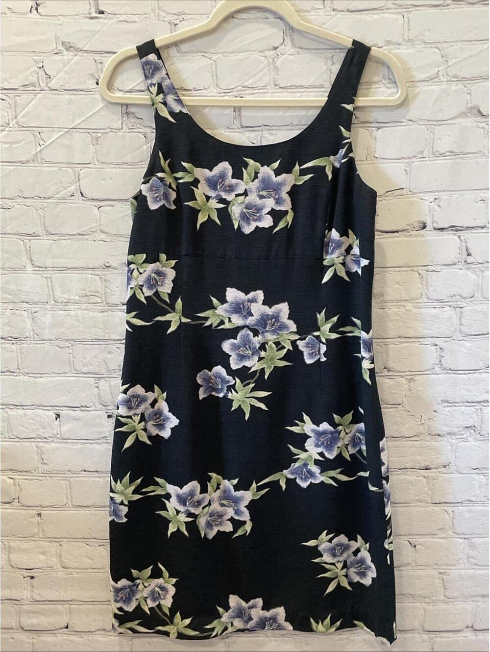 Tommy Bahama Silk Dress 8 Hawaiian floral sleeveless Lined Zip Back P2P 17.5”